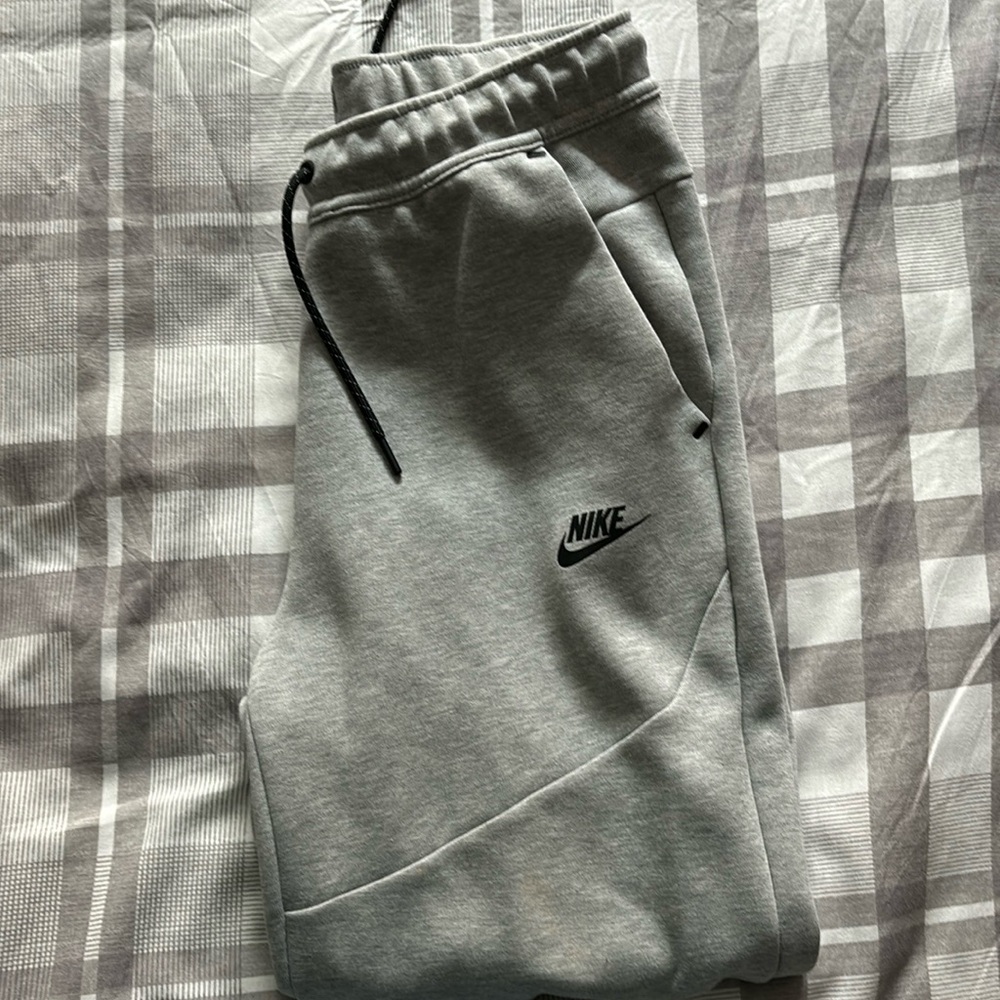 Heather Grey/Black Nike Tech Joggers